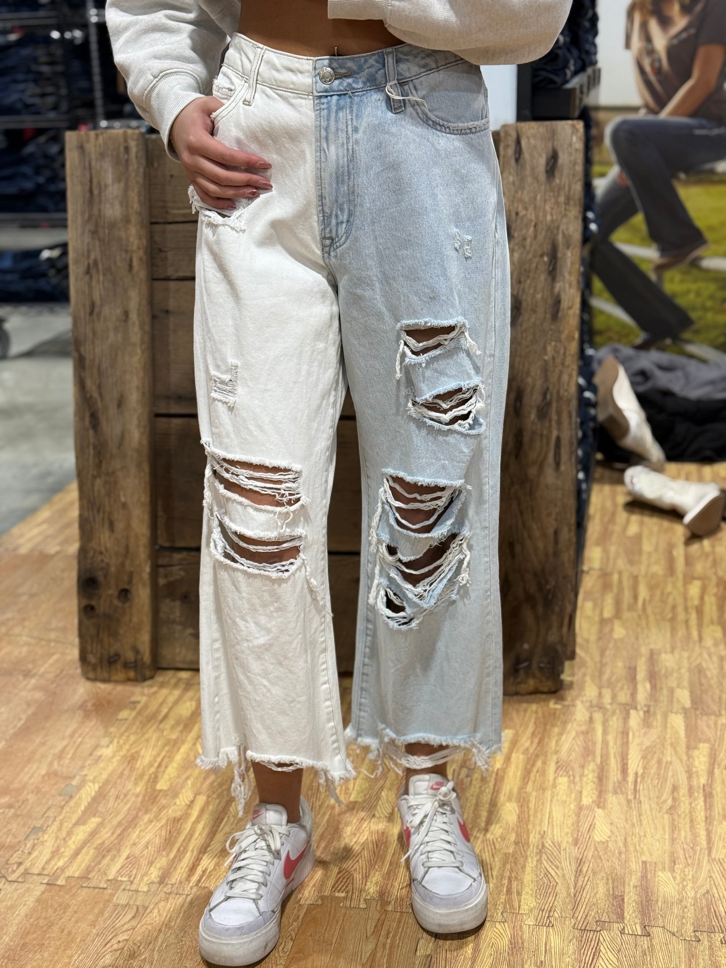 The Livie Wide Leg Crop Jeans