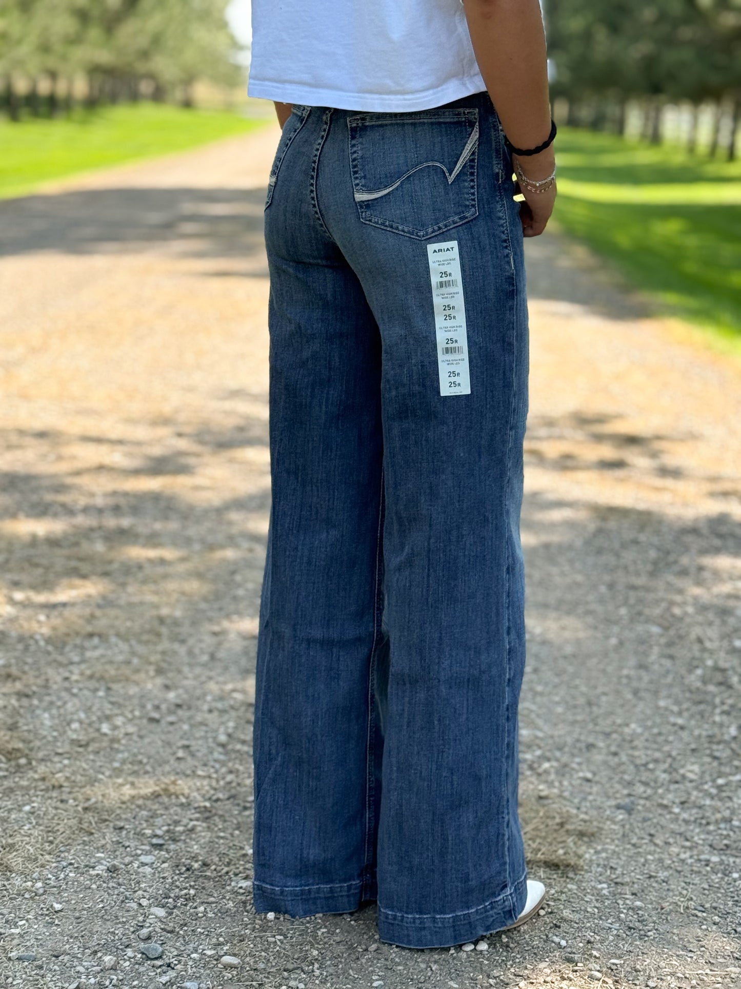 Ariat - Ultra High Rise Rosalie Wide Leg Jeans