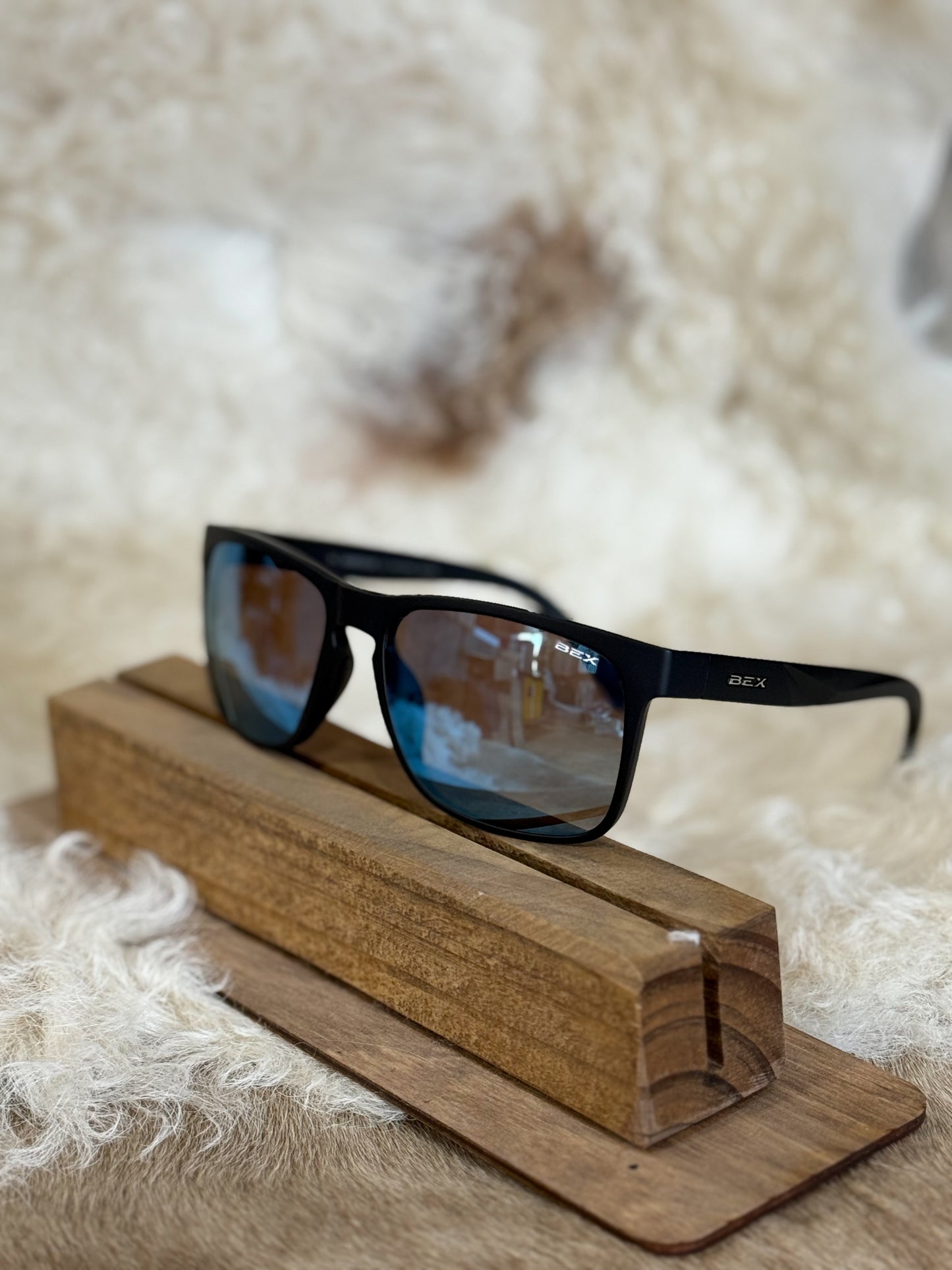 BEX Jaebyrd - OTG - Black/Sienna/Blue Angler Pro (Display)