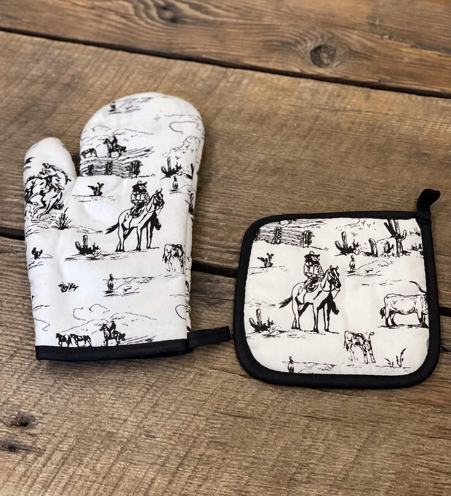 Western Oven Mitt