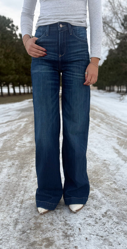 Ariat - Ultra High Rise Penelope - Wide Leg Jeans