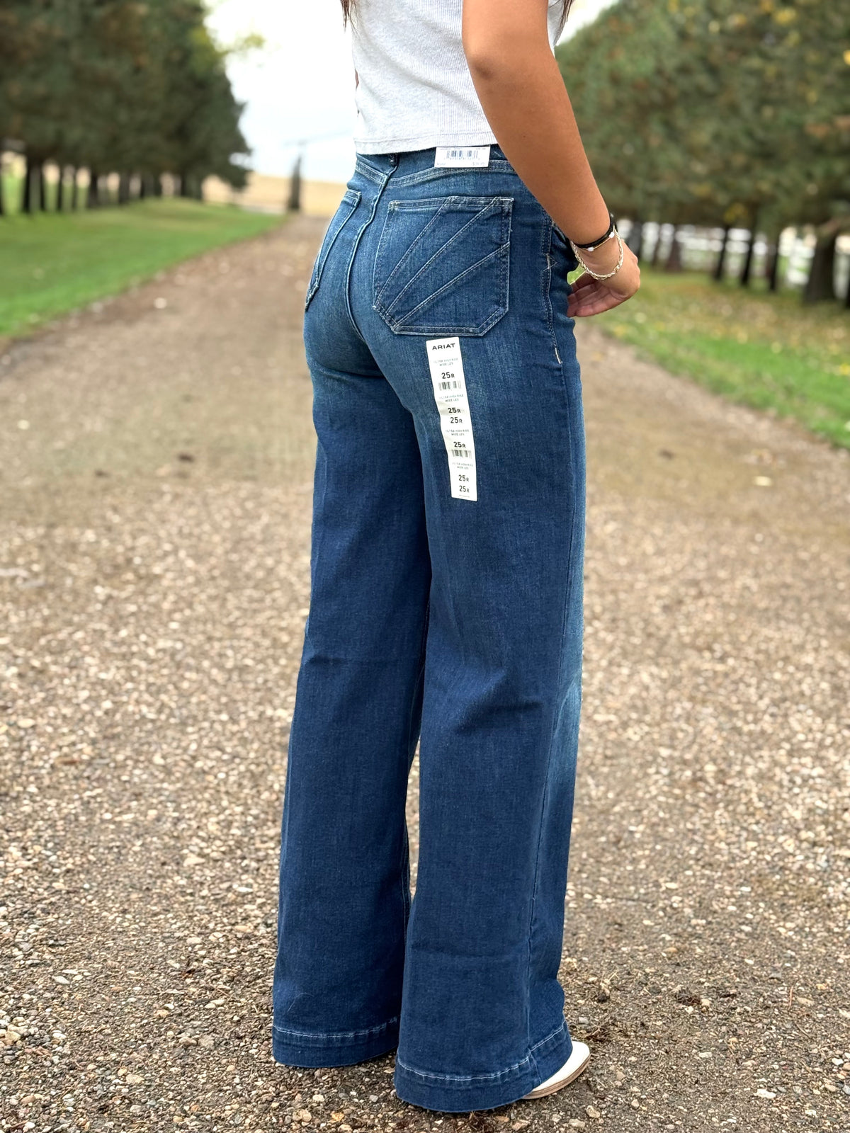 Ariat - Ultra High Rise Penelope - Wide Leg Jeans