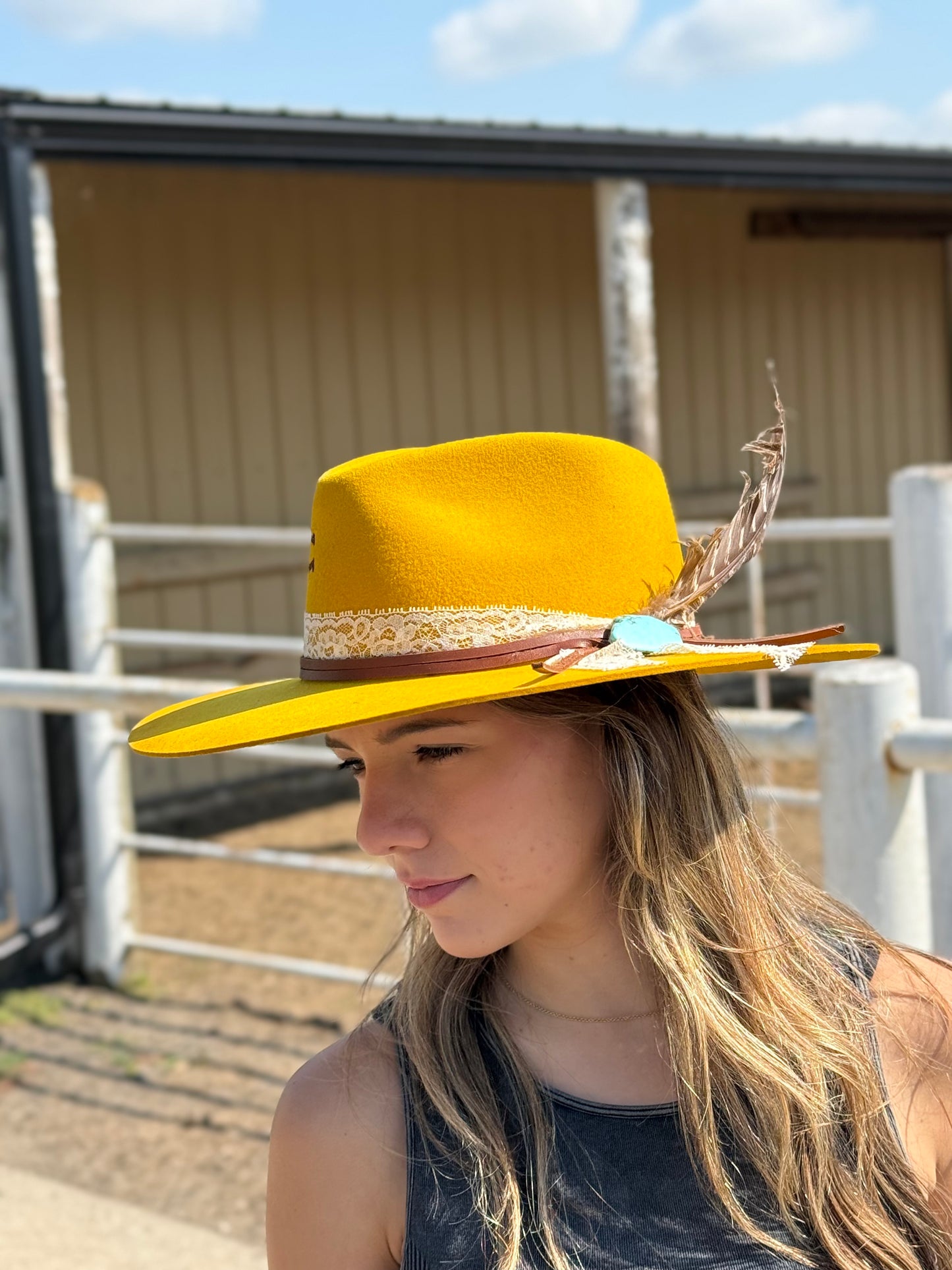Charlie 1 Horse - Smoke Show - Yellow