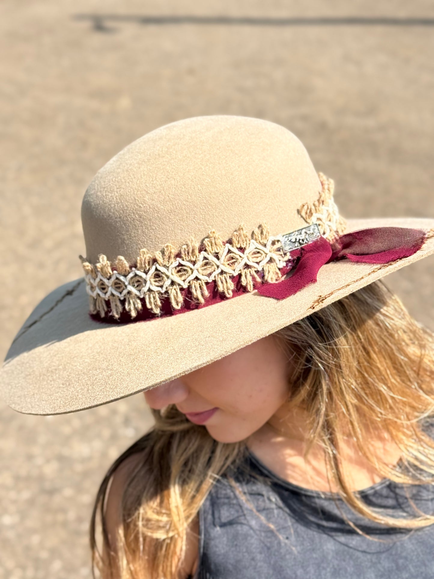 Charlie 1 Horse - Branded Hat Decorated - Sand