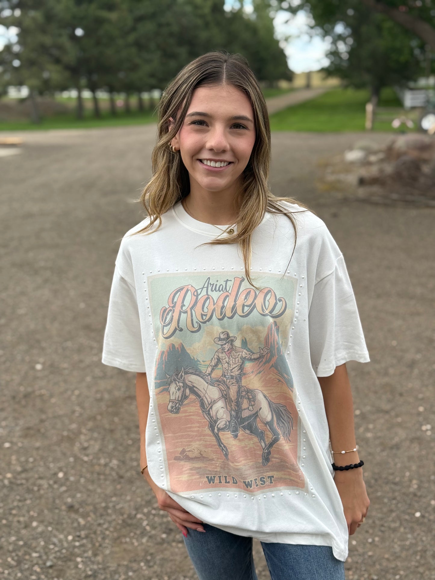 Ariat- Womens Rodeo SS Tshrt (cloud dancer)